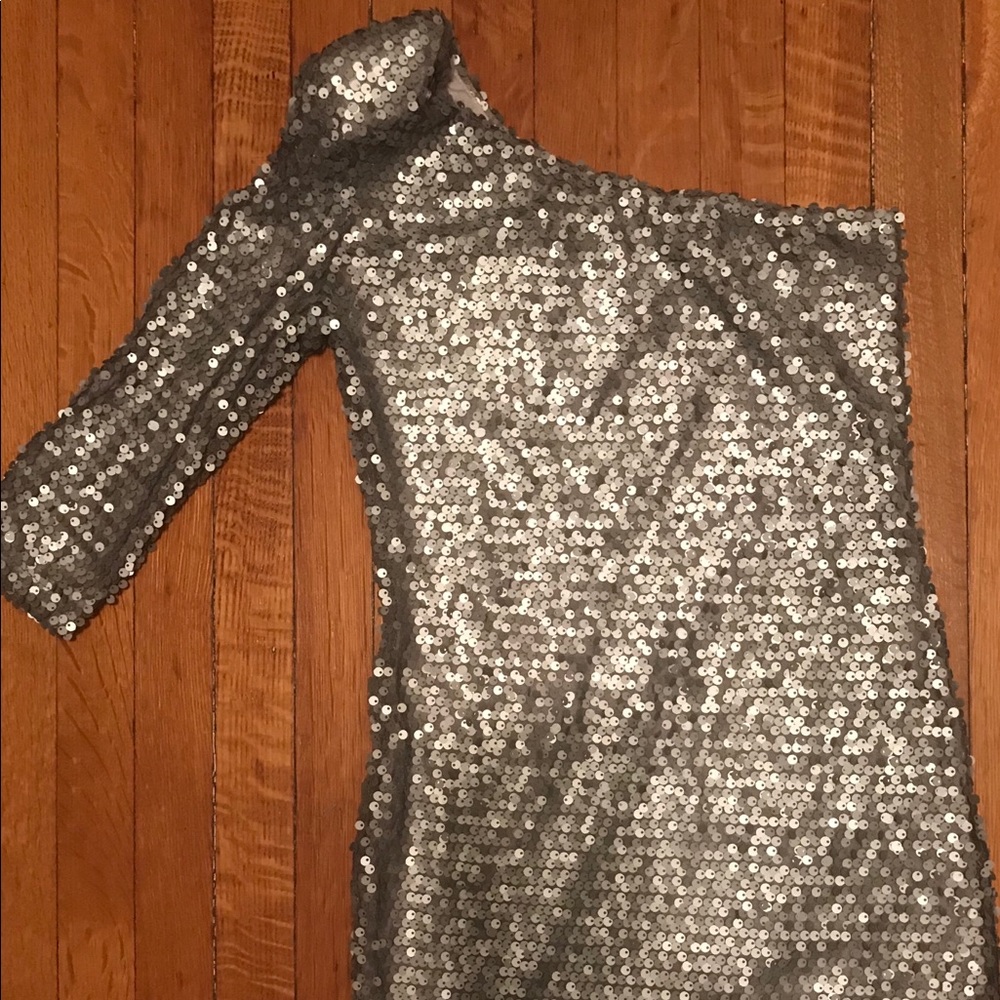 Gorgeous & sexy off the shoulder sequin dress